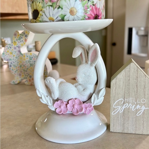 Bath & Body Works Napping Bunny 3 wick Pedestal Candle Holder - Picture 1 of 7